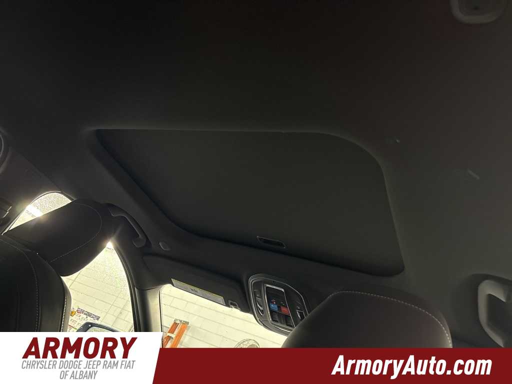 Thumbnail: 2025 Jeep Grand Cherokee - 32