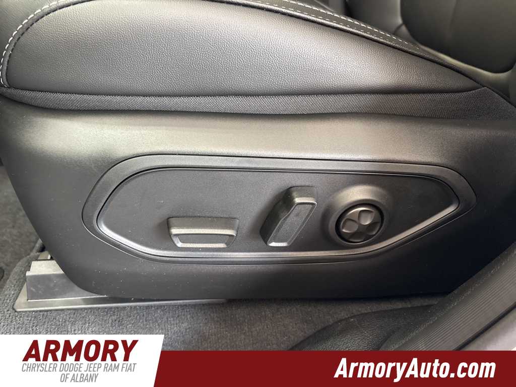 Thumbnail: 2025 Jeep Grand Cherokee - 13