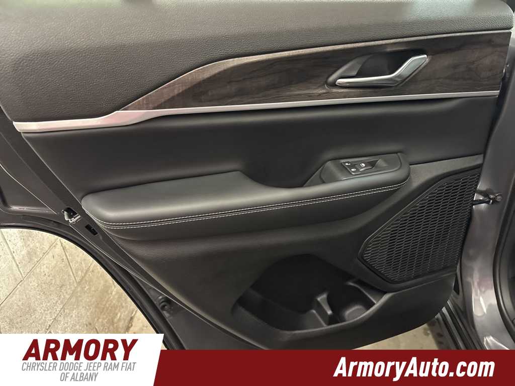 Thumbnail: 2026 Jeep Grand Cherokee - 21