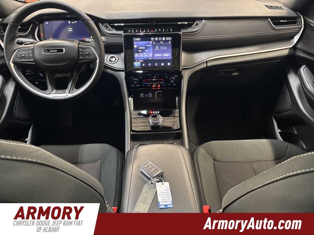 Thumbnail: 2025 Jeep Grand Cherokee - 36