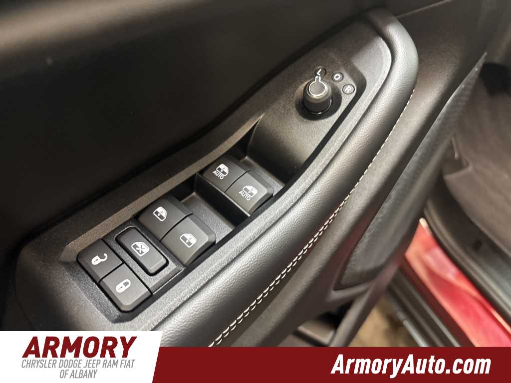 Thumbnail: 2026 Jeep Grand Cherokee - 9