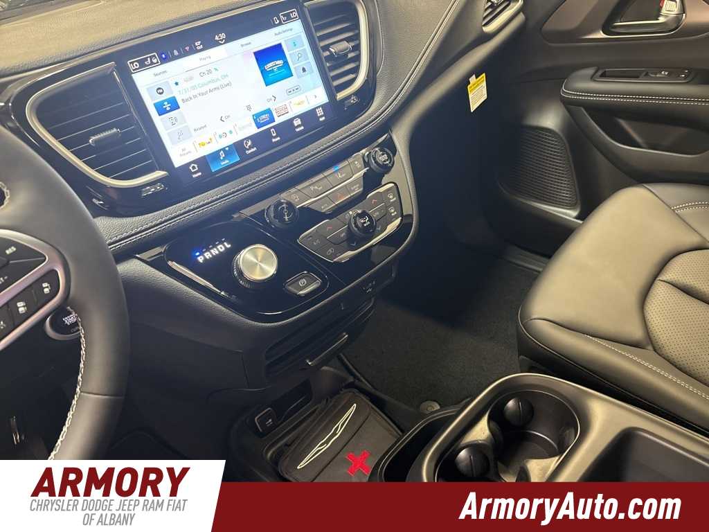 Thumbnail: 2026 Chrysler Pacifica - 14