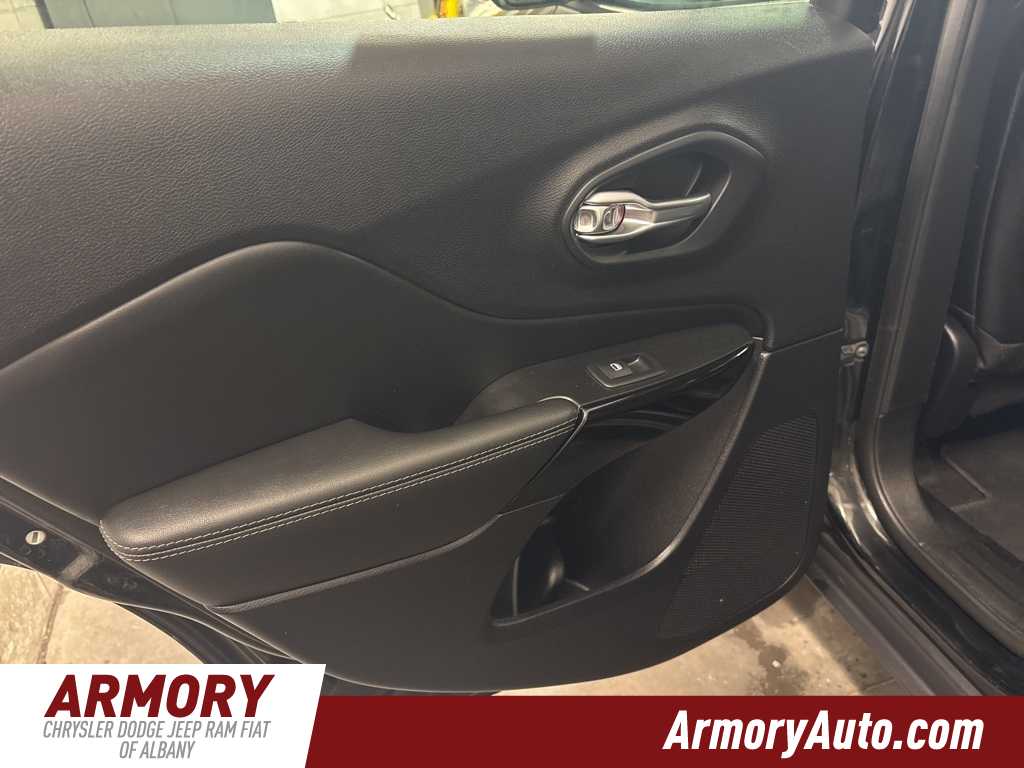 Thumbnail: 2023 Jeep Cherokee - 24