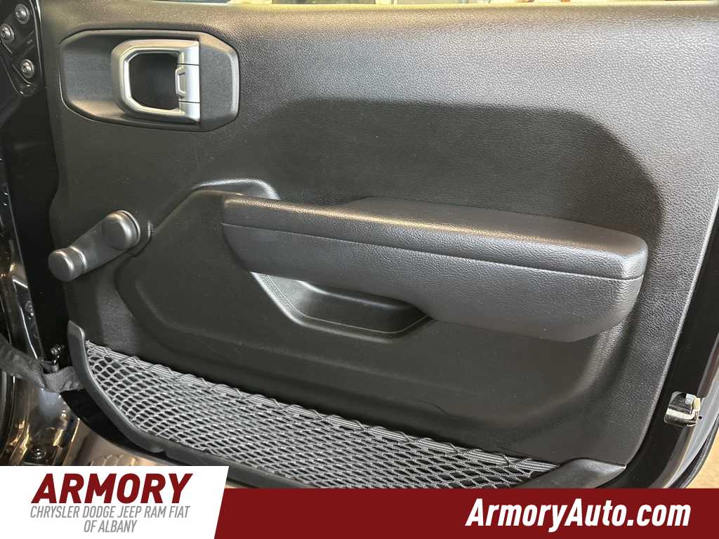 Thumbnail: 2022 Jeep Wrangler - 34