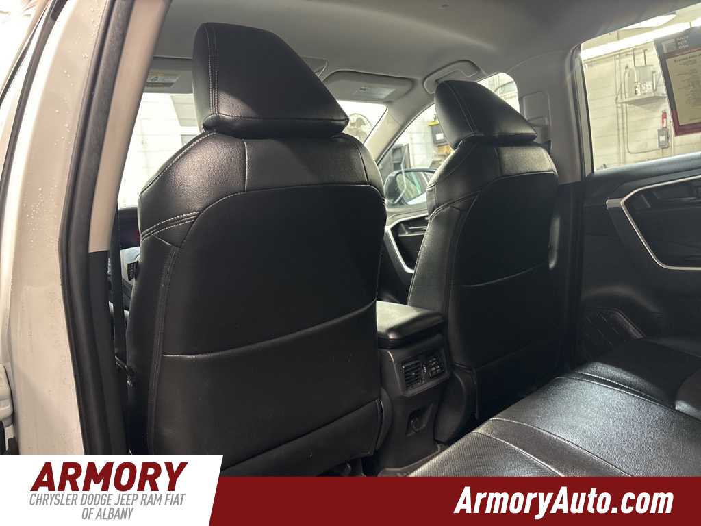 Thumbnail: 2022 Toyota RAV4 - 22