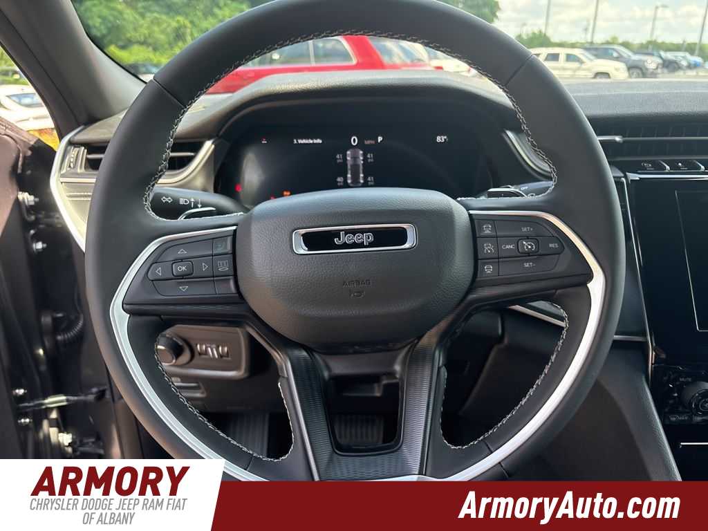 Thumbnail: 2025 Jeep Grand Cherokee - 14