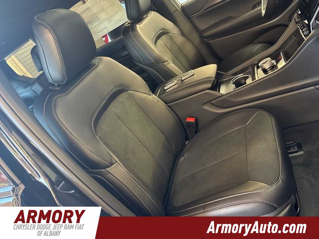 Thumbnail: 2025 Jeep Grand Cherokee L - 40