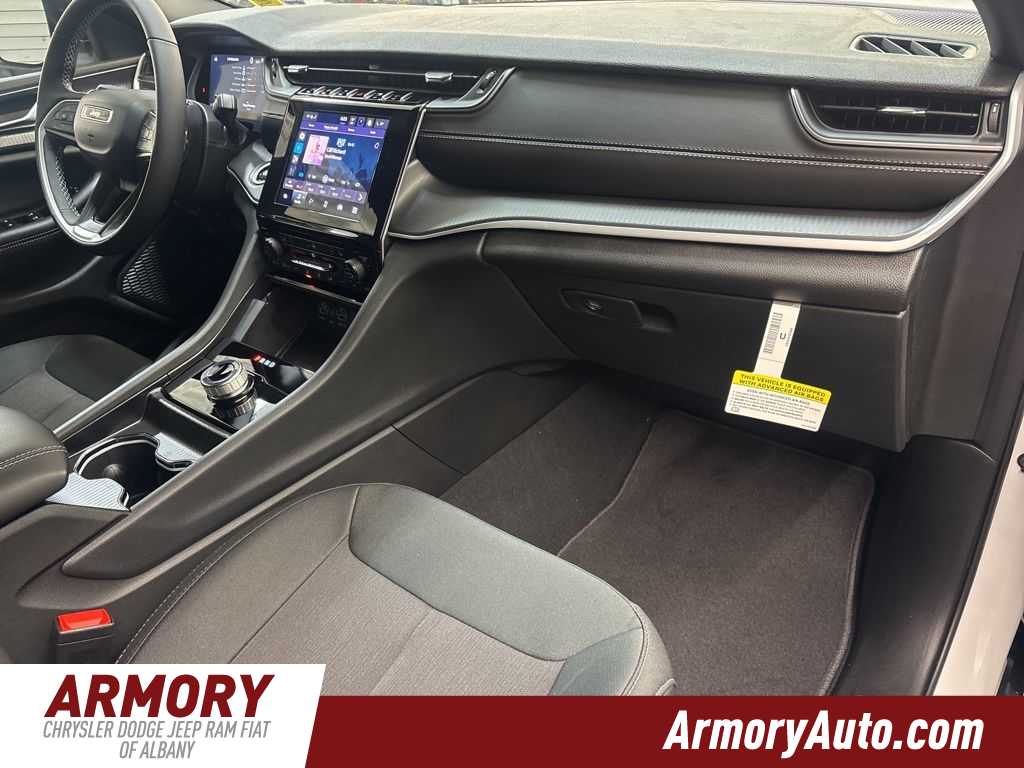 Thumbnail: 2026 Jeep Grand Cherokee - 40