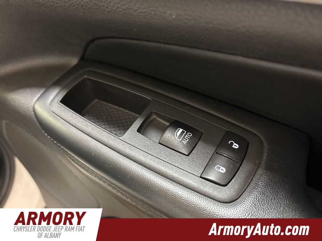 Thumbnail: 2020 Jeep Grand Cherokee - 37