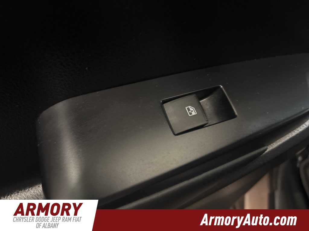 Thumbnail: 2019 Toyota Highlander - 23