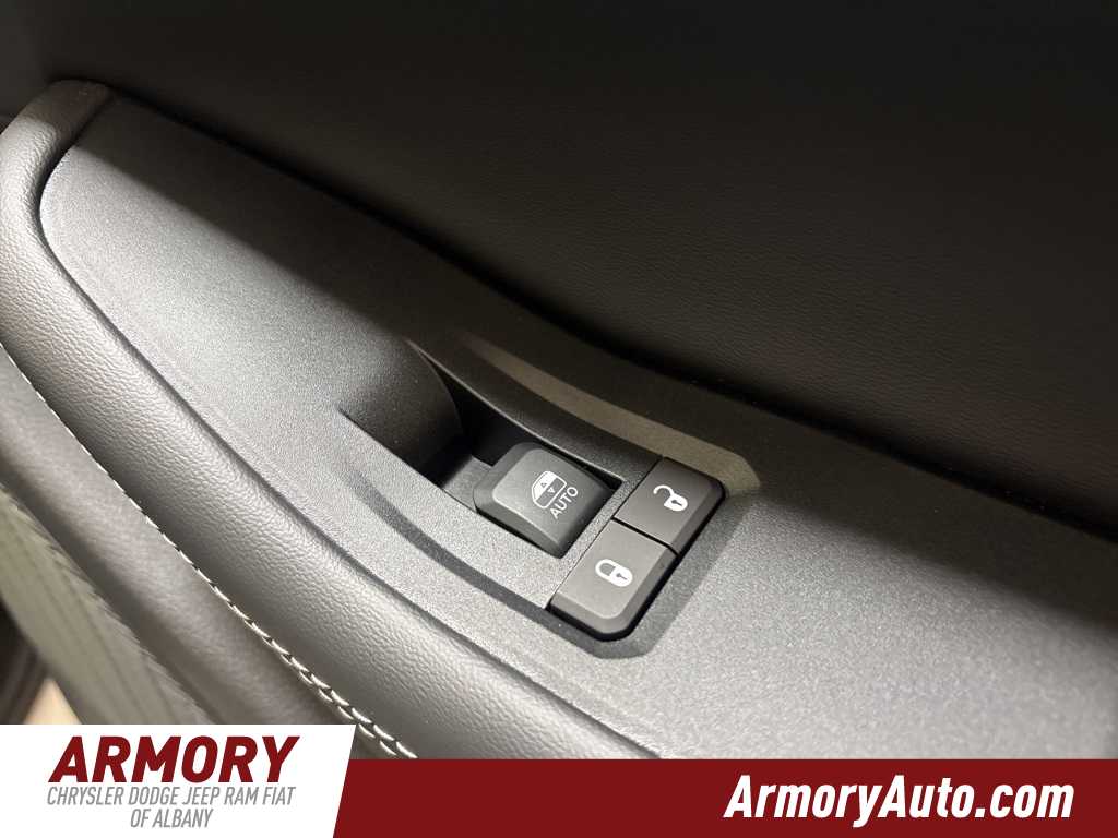 Thumbnail: 2026 Jeep Grand Cherokee - 40