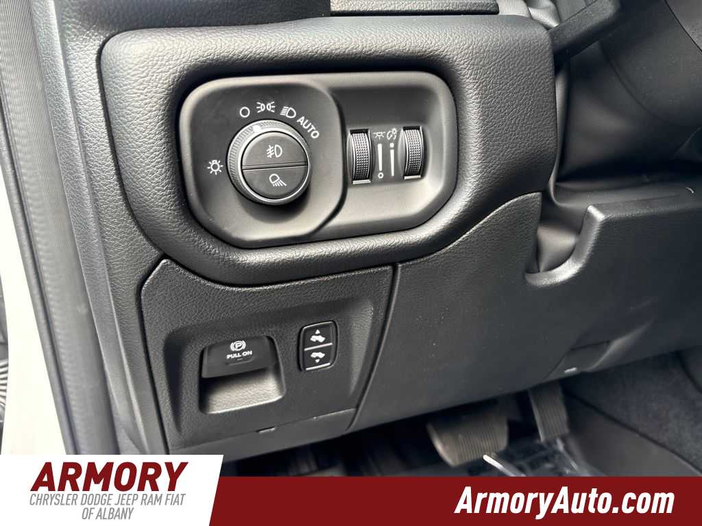 Thumbnail: 2026 RAM 1500 - 10