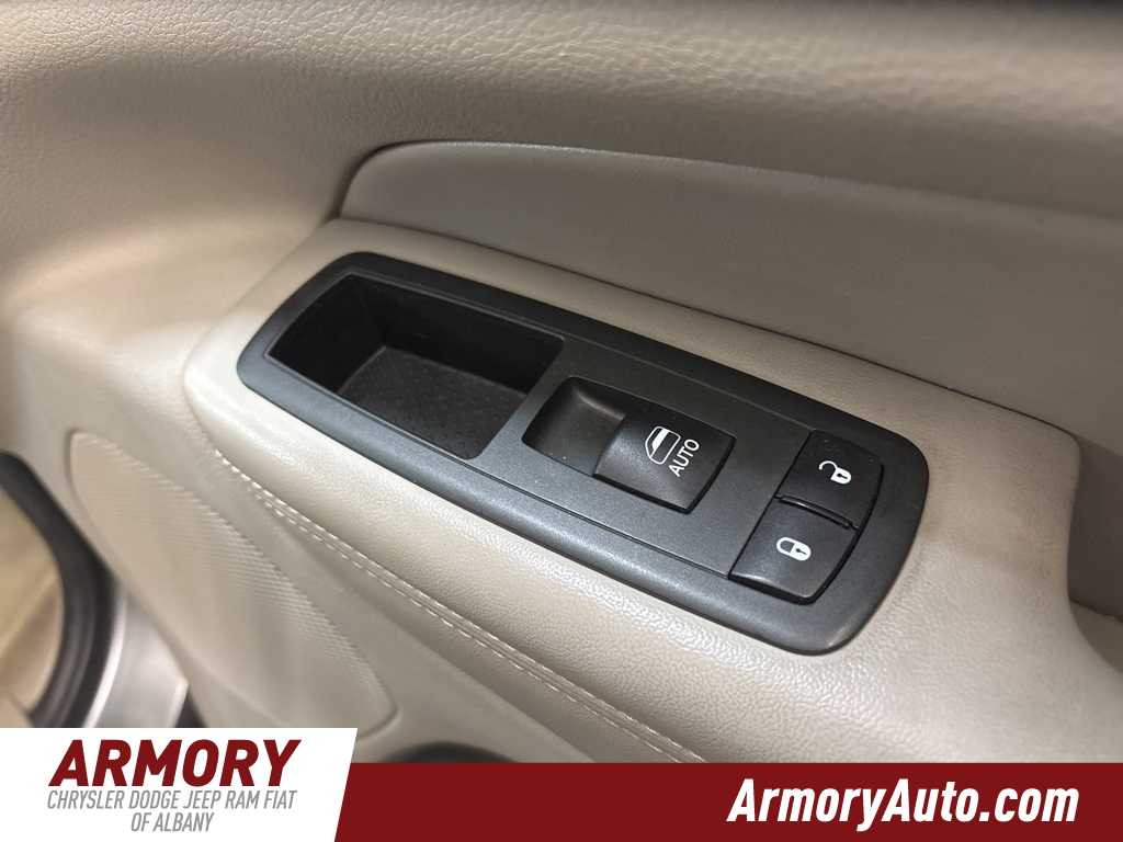 Thumbnail: 2013 Jeep Grand Cherokee - 37