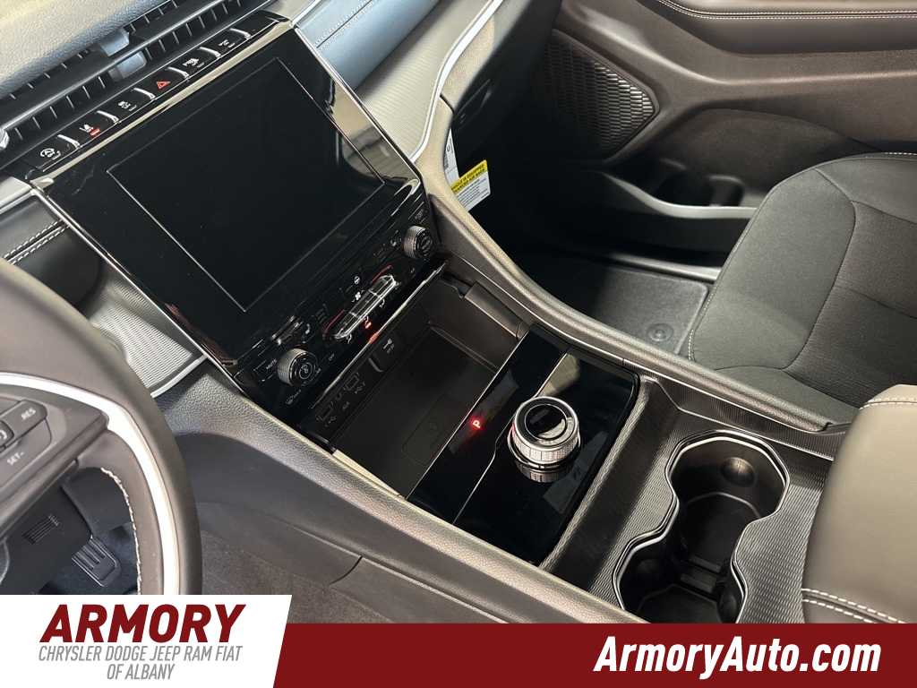 Thumbnail: 2025 Jeep Grand Cherokee - 18