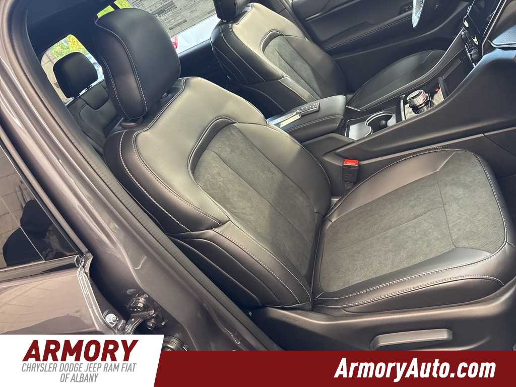 Thumbnail: 2025 Jeep Grand Cherokee - 35