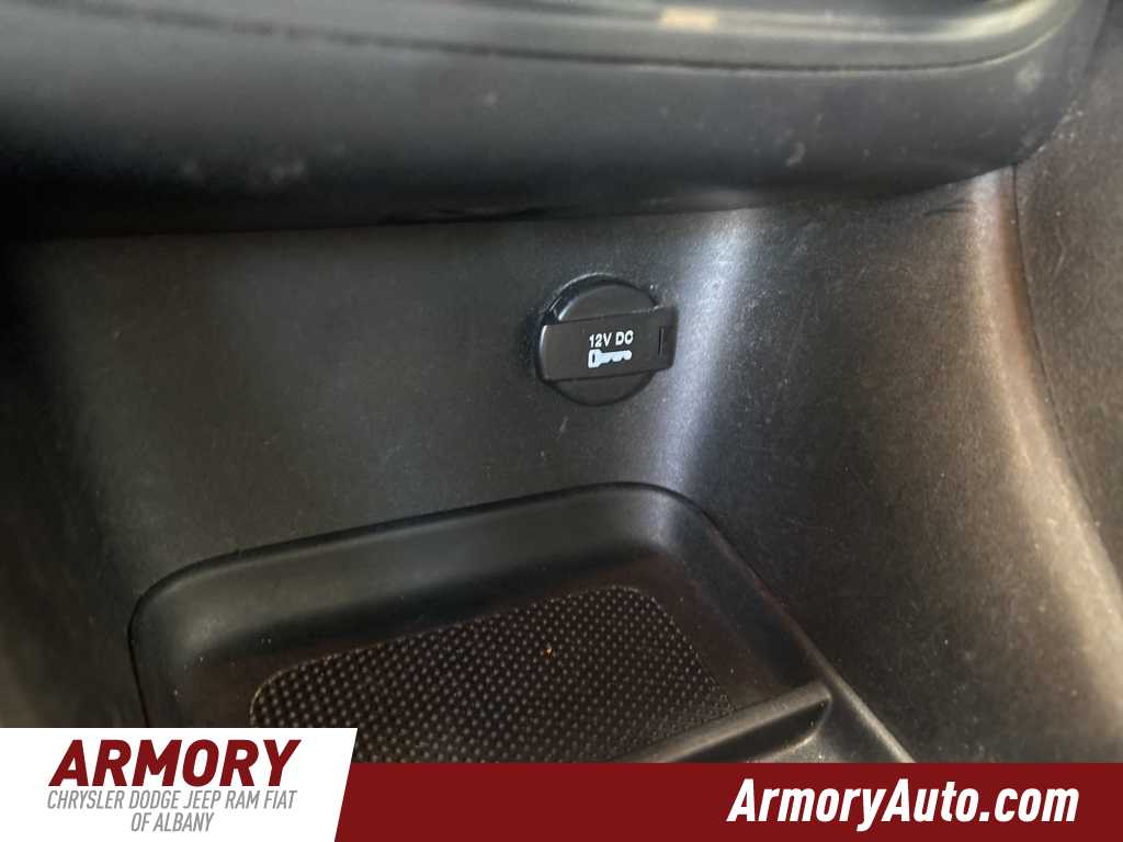 Thumbnail: 2013 Dodge Avenger - 21