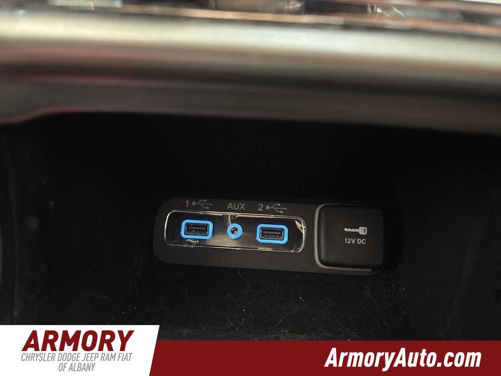 Thumbnail: 2021 Jeep Grand Cherokee - 21