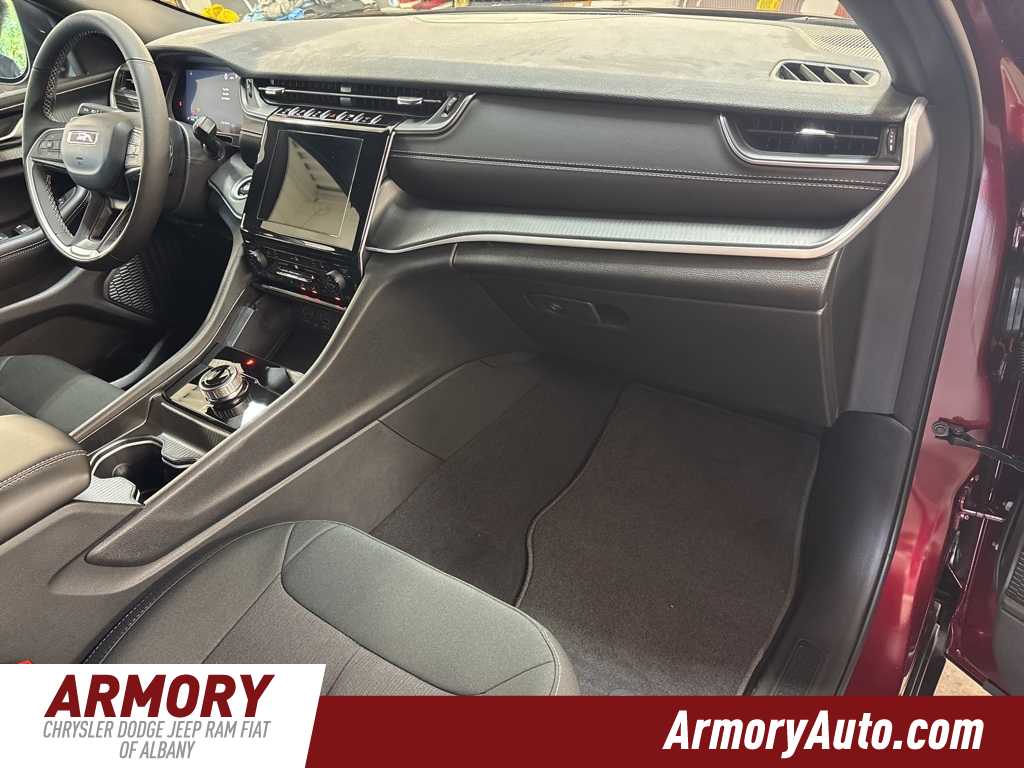 Thumbnail: 2025 Jeep Grand Cherokee - 41