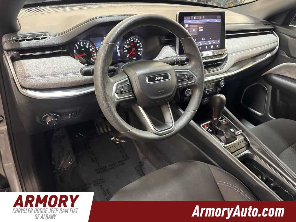 Thumbnail: 2023 Jeep Compass - 9