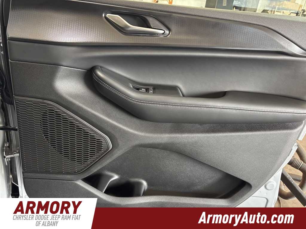 Thumbnail: 2025 Jeep Grand Cherokee - 34