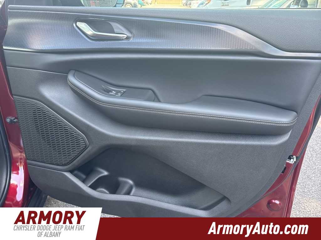 Thumbnail: 2025 Jeep Grand Cherokee - 27