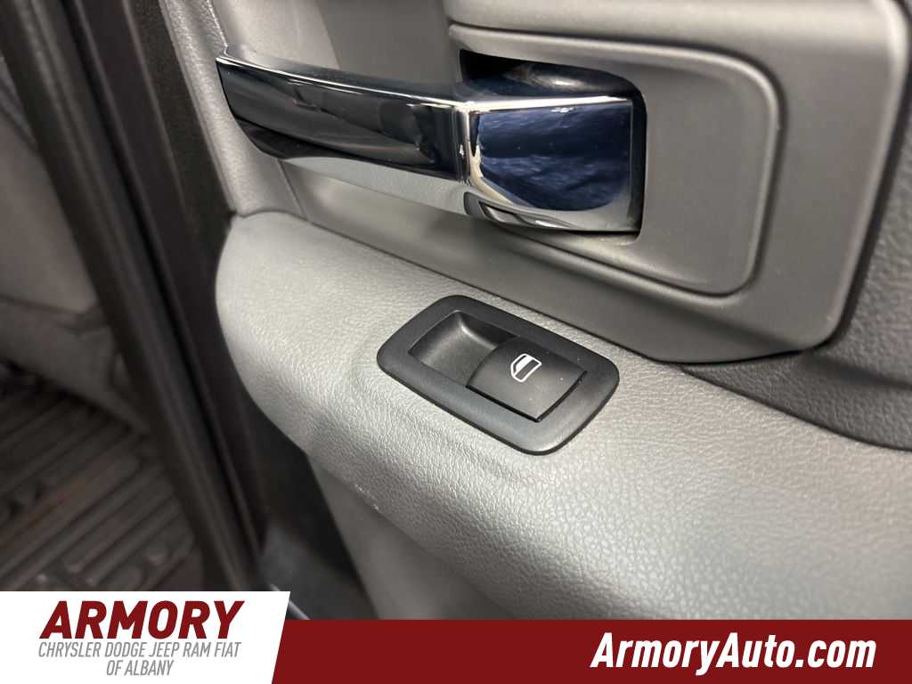 Thumbnail: 2019 RAM 1500 Classic - 29