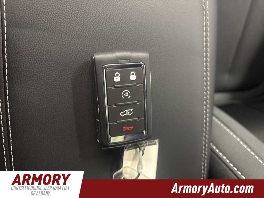 Thumbnail: 2026 Jeep Grand Cherokee - 22