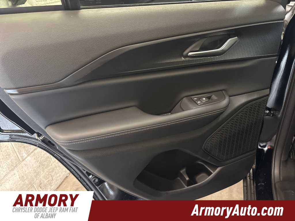 Thumbnail: 2025 Jeep Grand Cherokee - 18