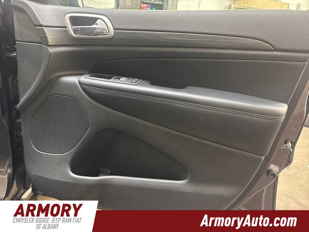 Thumbnail: 2020 Jeep Grand Cherokee - 35