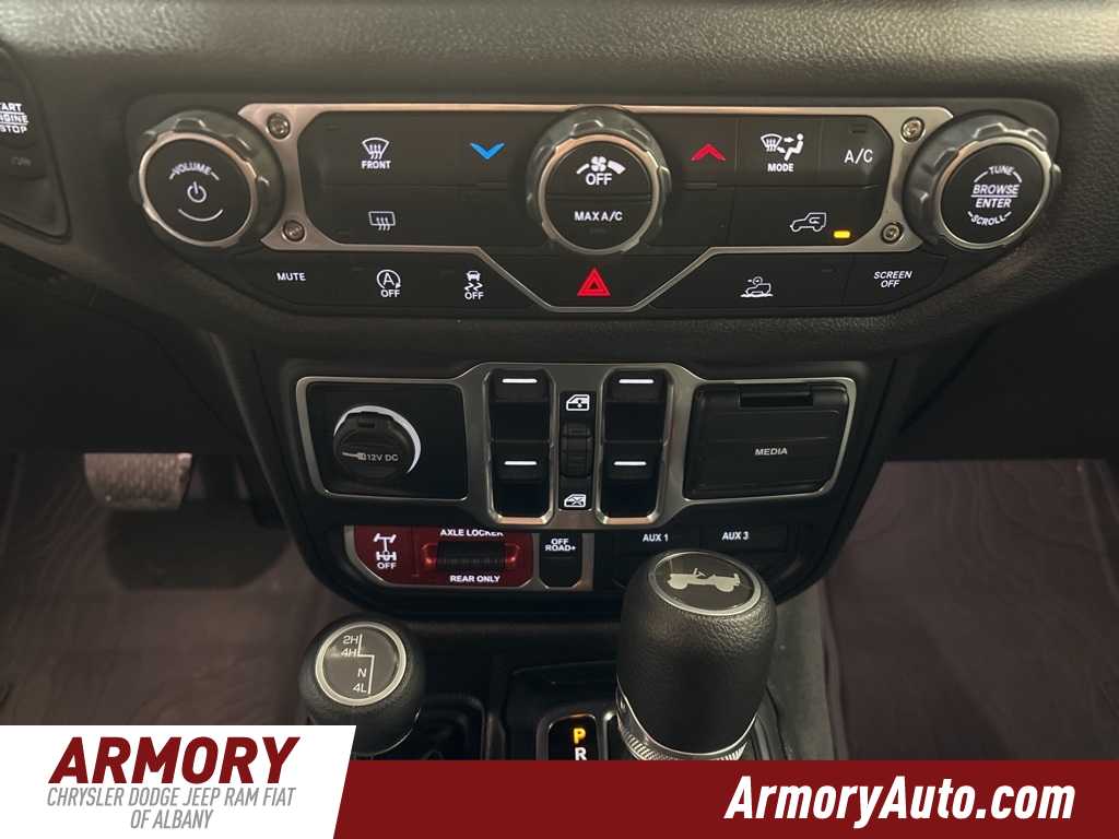 Thumbnail: 2024 Jeep Wrangler - 18