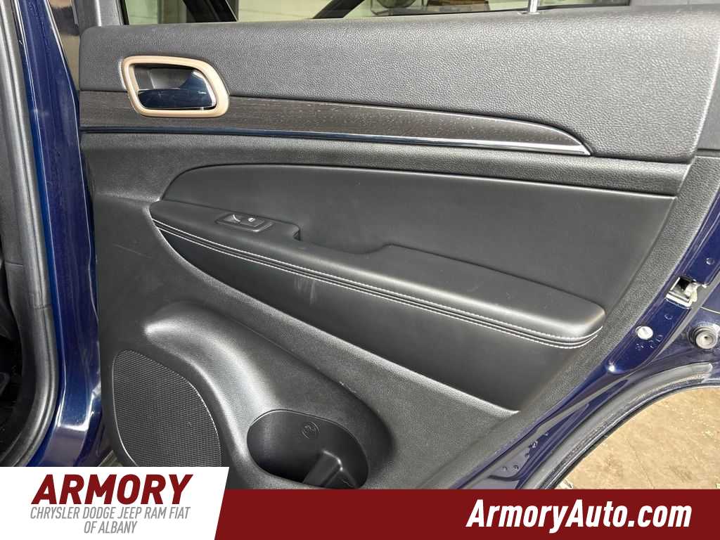 Thumbnail: 2015 Jeep Grand Cherokee - 33