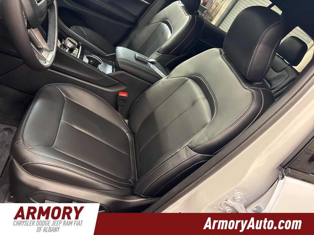 Thumbnail: 2025 Jeep Grand Cherokee - 12