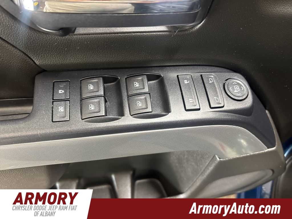 Thumbnail: 2018 Chevrolet Silverado 1500 - 8