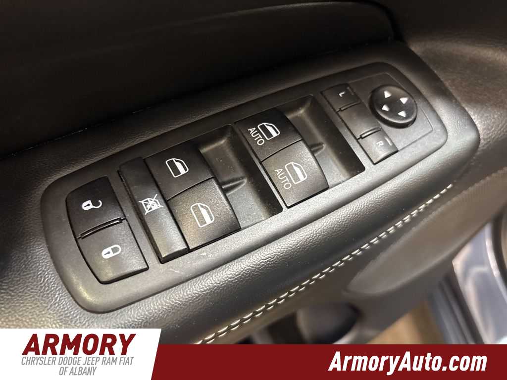 Thumbnail: 2021 Jeep Grand Cherokee - 8