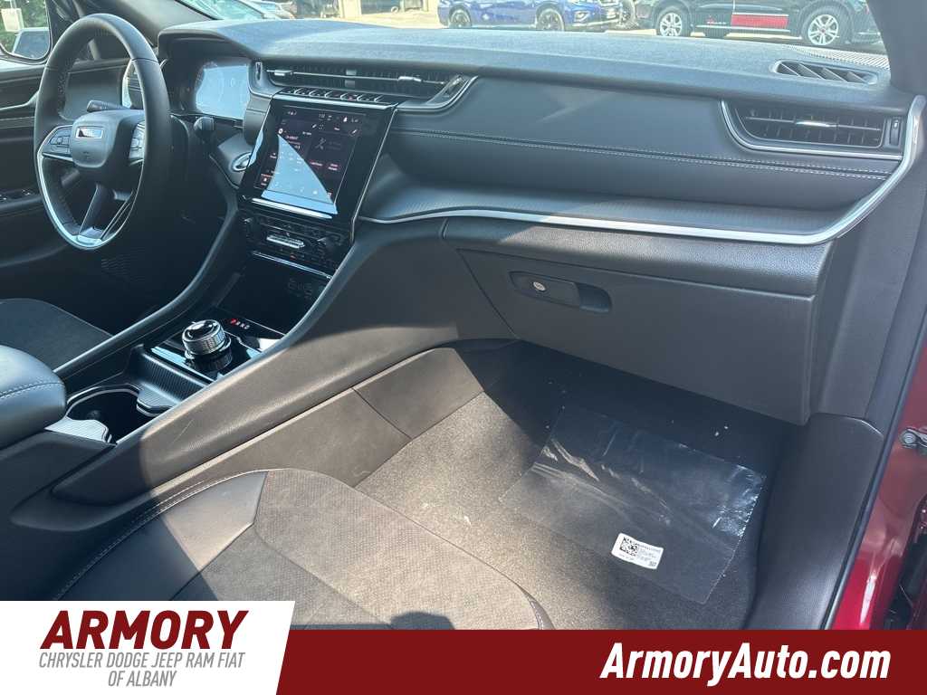 Thumbnail: 2025 Jeep Grand Cherokee - 30