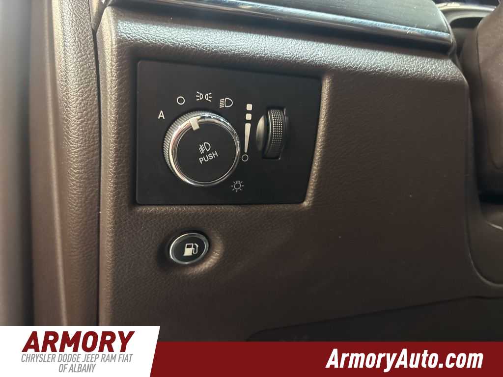 Thumbnail: 2018 Jeep Grand Cherokee - 10