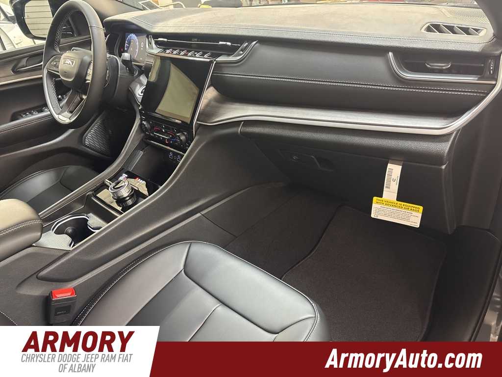 Thumbnail: 2025 Jeep Grand Cherokee - 38