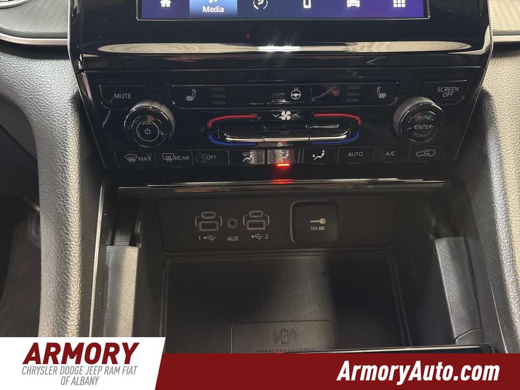 Thumbnail: 2025 Jeep Grand Cherokee - 18