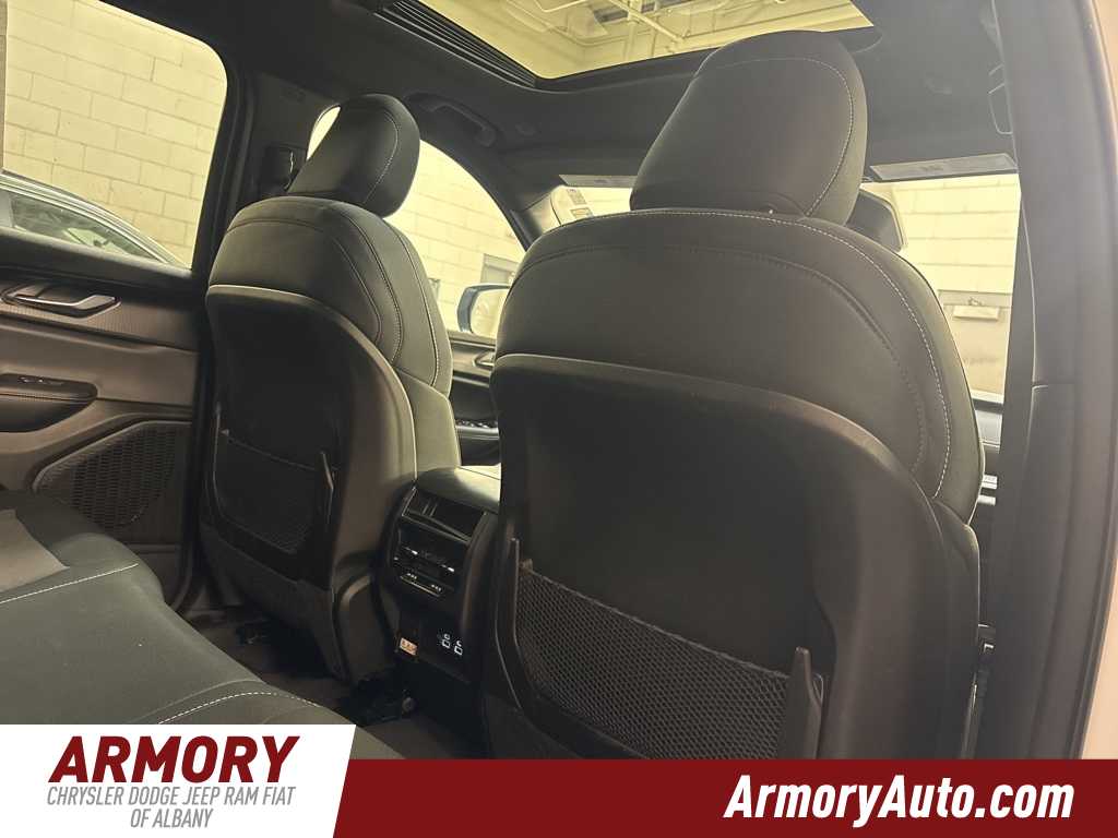 Thumbnail: 2025 Jeep Grand Cherokee - 34