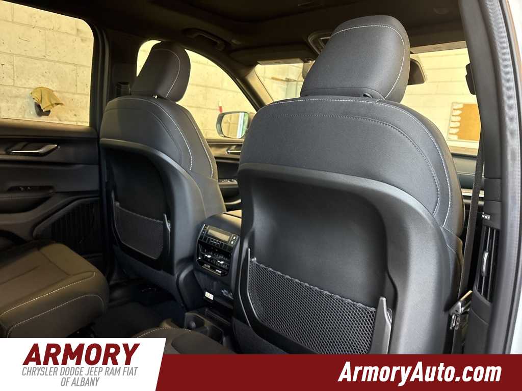 Thumbnail: 2025 Jeep Grand Cherokee L - 35