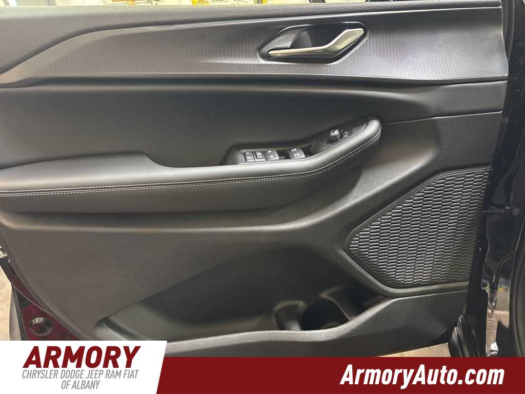 Thumbnail: 2025 Jeep Grand Cherokee L - 7