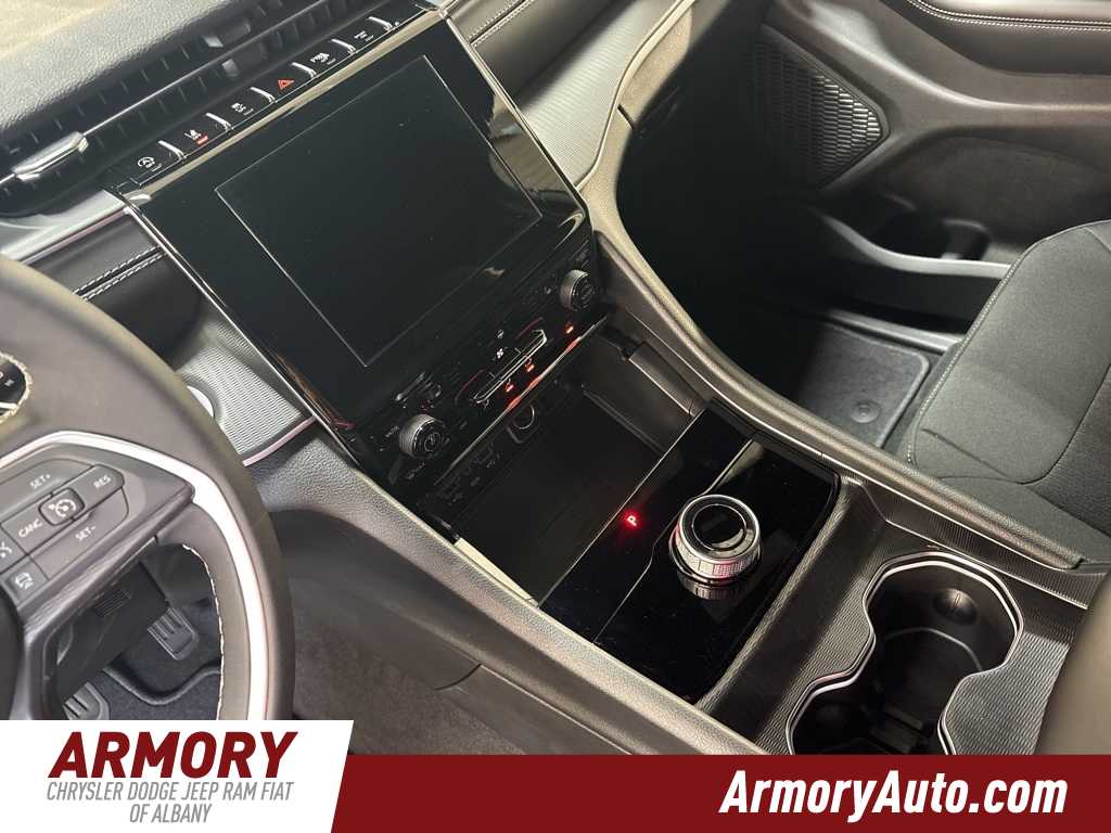 Thumbnail: 2025 Jeep Grand Cherokee - 18