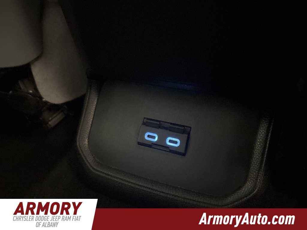 Thumbnail: 2022 Toyota Highlander - 34