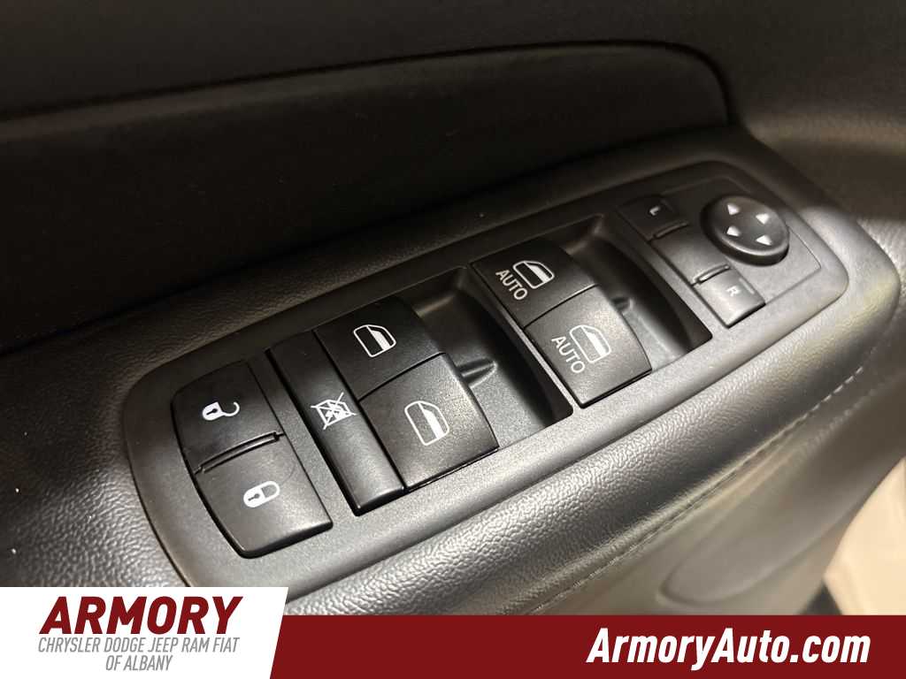 Thumbnail: 2020 Jeep Grand Cherokee - 8