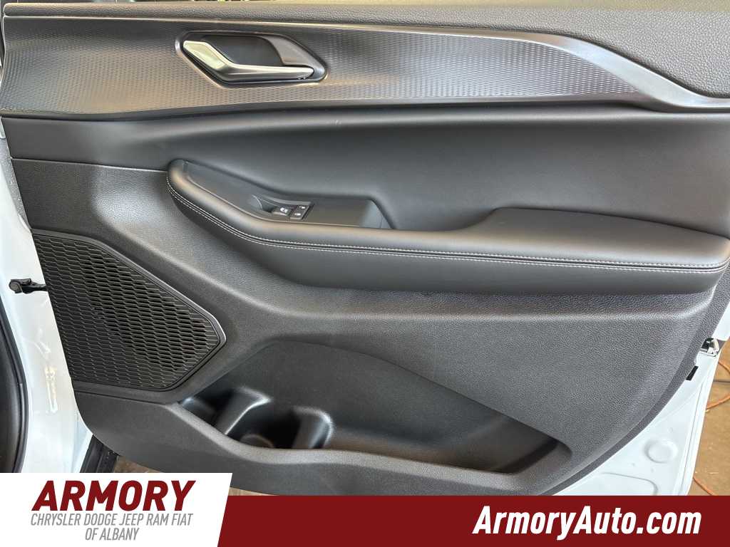 Thumbnail: 2025 Jeep Grand Cherokee L - 39