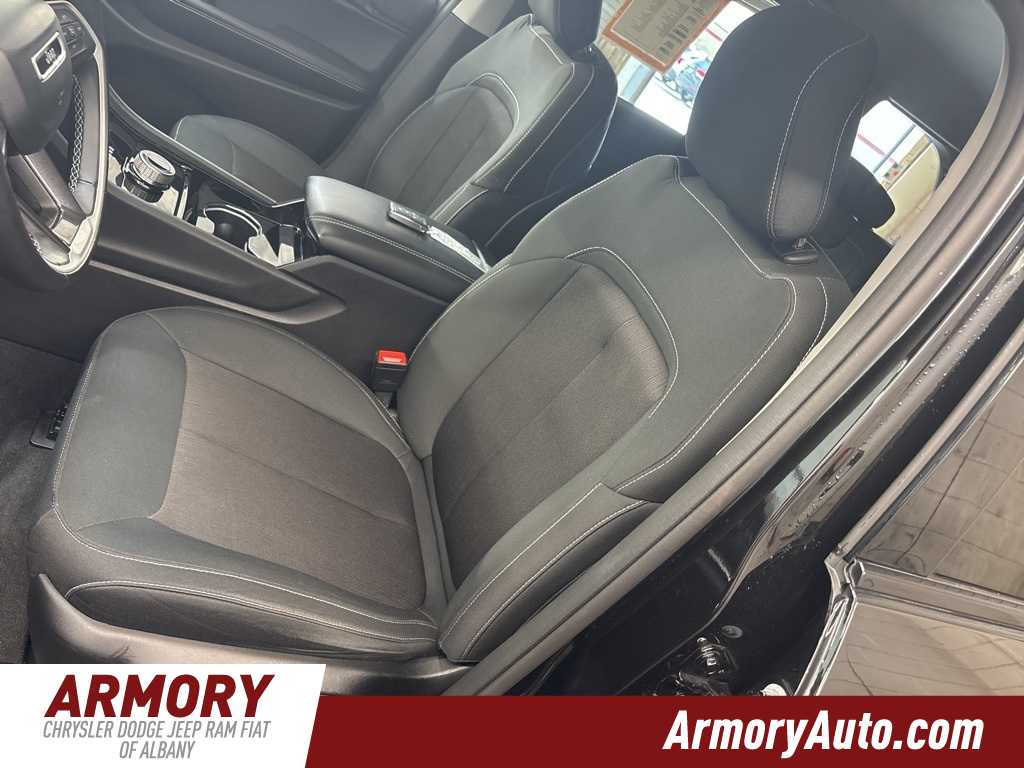 Thumbnail: 2022 Jeep Grand Cherokee - 10