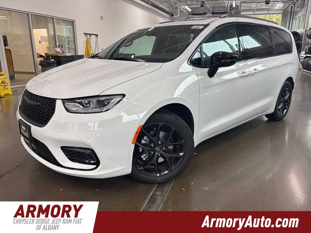 Thumbnail: 2026 Chrysler Pacifica - 1