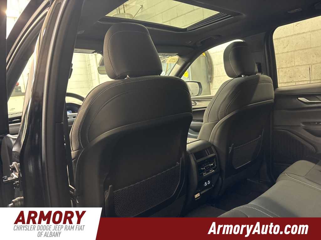 Thumbnail: 2025 Jeep Grand Cherokee - 26