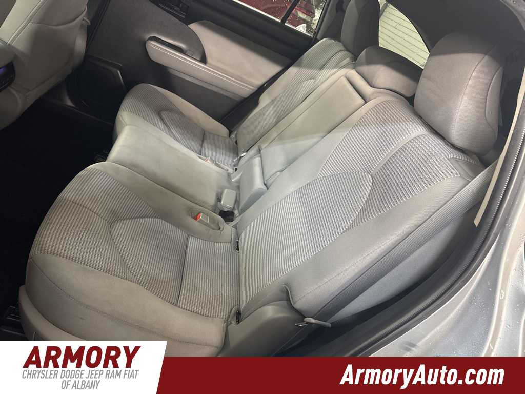 Thumbnail: 2022 Toyota Highlander - 25