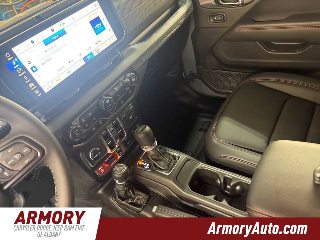 Thumbnail: 2026 Jeep Gladiator - 16